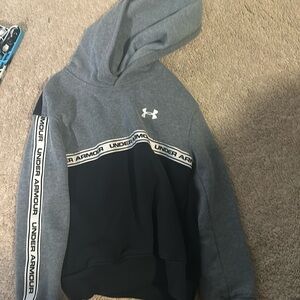 Under Armour hoodie boys SZ XS